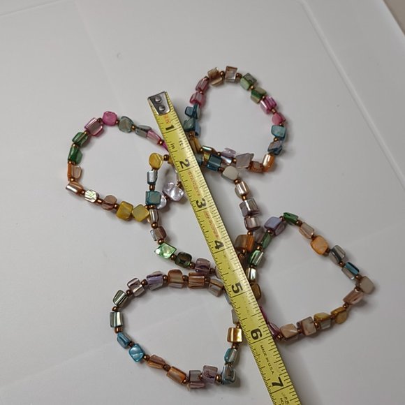 Set Of 5 Colorful Shell Bead Stretch Bracelets - Picture 13 of 14